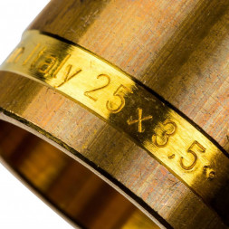 SFA-0020-000025 STOUT Монтажная гильза 25 для труб из сшитого полиэтилена аксиальный (340082R253500B)