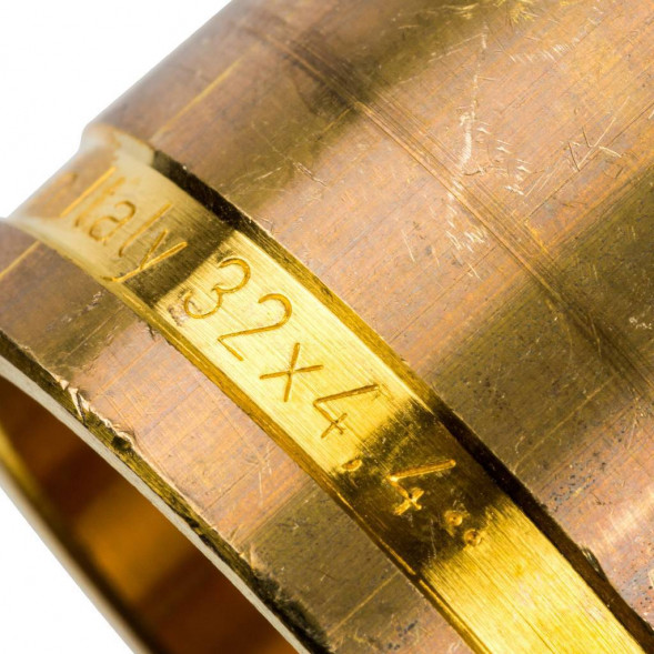 SFA-0020-000032 STOUT Монтажная гильза 32 для труб из сшитого полиэтилена аксиальный (340082R324400B)