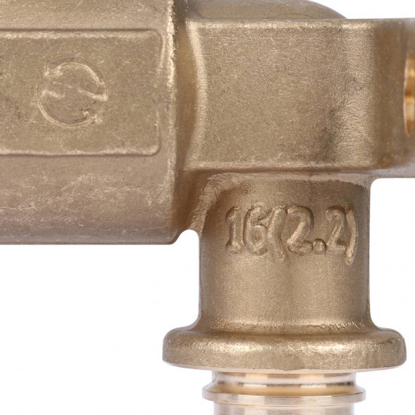 SFA-0032-001612 STOUT Угольник настенный с длинным нарезным патрубком 16-Rp 1/2  для труб из сшитого полиэтилена аксиальный (340023H041657B)